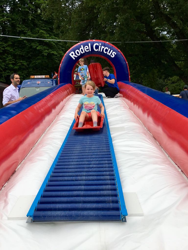 Rollenrutsche Rodel Circus